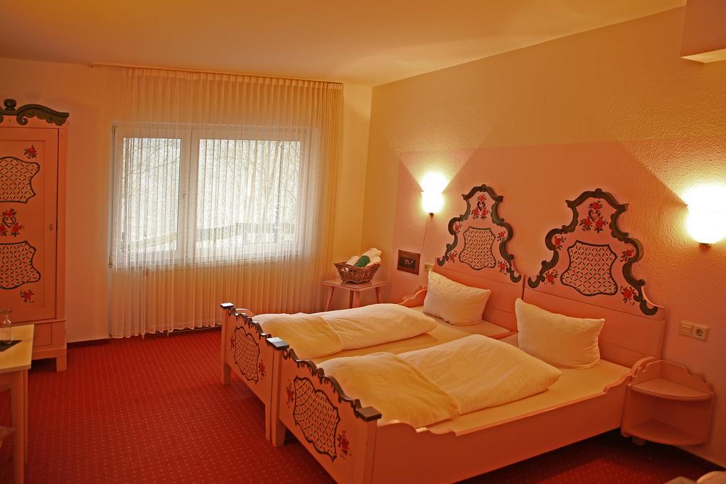 سولينجين Hotel In Der Strassen المظهر الخارجي الصورة